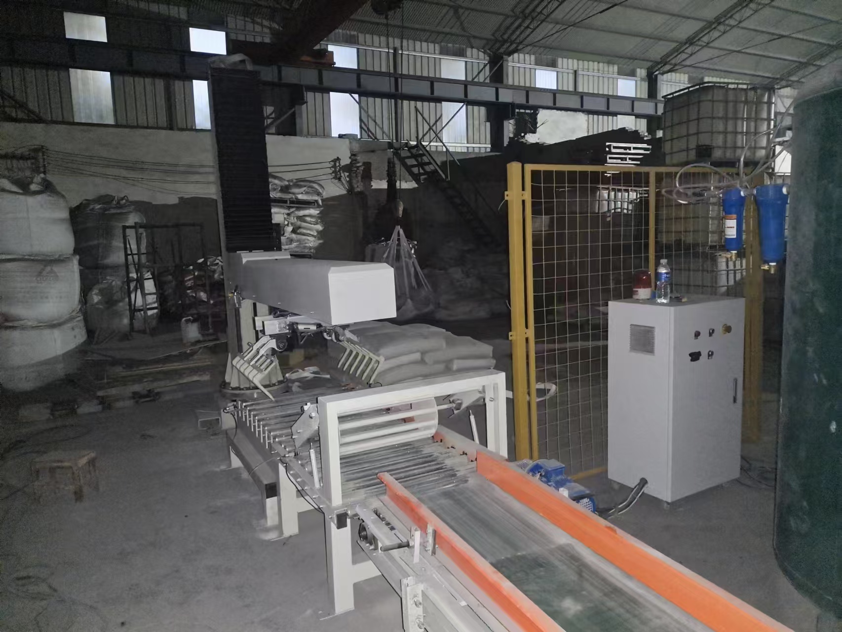 �ɷ�ɰ��Һѹ����